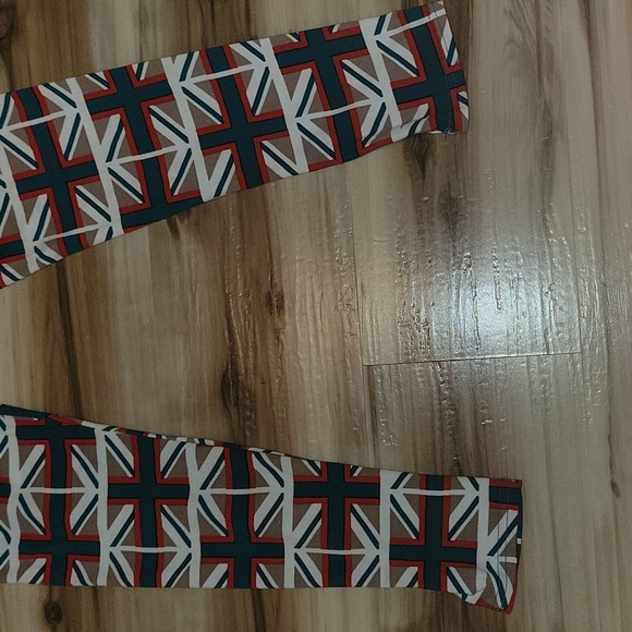 Soft Stretch Graphic Print Leggings - Picture 10 of 10